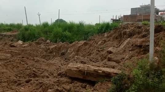 Kanpur 30 dumper load of soil stolen from land earmarked for proposed project Revenue Department investigation
