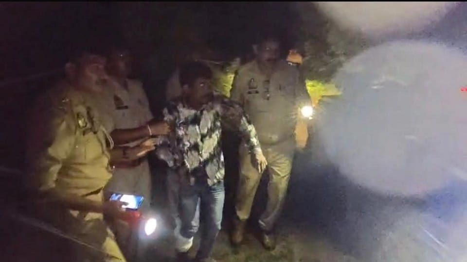 Police Encounter With Suspected Cow Smugglers in Kasganj; Three Arrested, One Shot in Leg