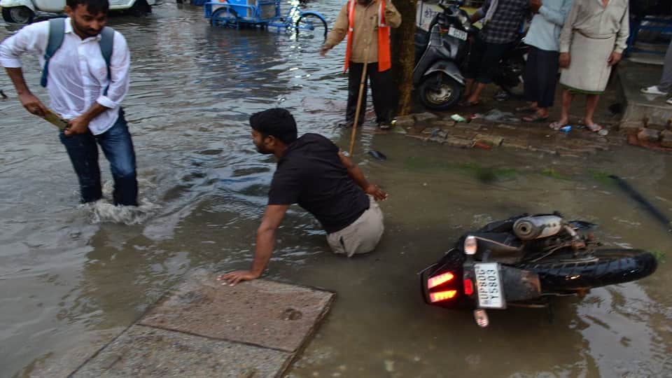 Heavy Rain Exposes Agra’s Drainage Woes; Five Bikers Fall Into Overflowing Drain