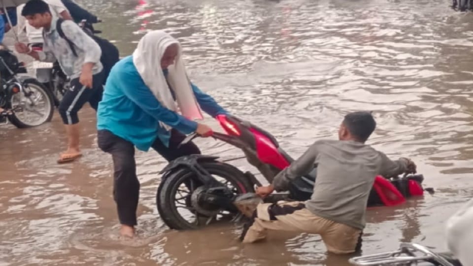 Heavy Rain Exposes Agra’s Drainage Woes; Five Bikers Fall Into Overflowing Drain