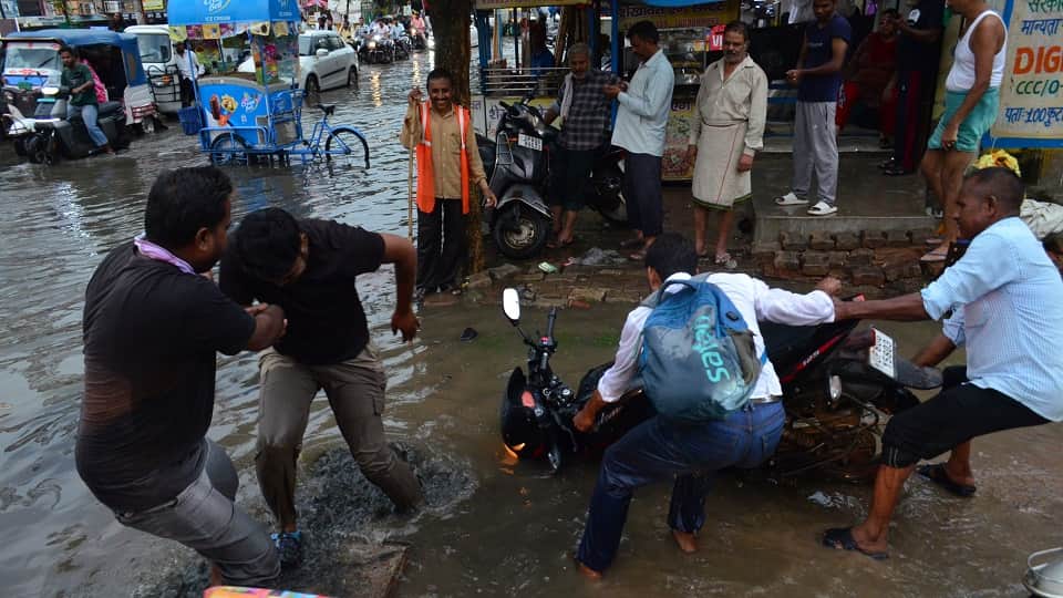 Heavy Rain Exposes Agra’s Drainage Woes; Five Bikers Fall Into Overflowing Drain