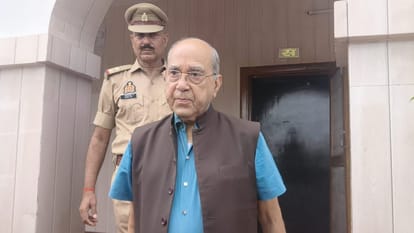 निर्माण समिति के अध्यक्ष नृपेंद्र मिश्रा।