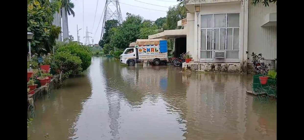Panki Power Plant Drainage System Fails, Severe Waterlogging in 400 KV Grid Kanpur
