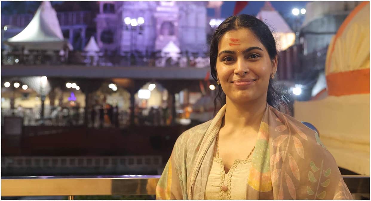 manu bhaker mahakal darshan ujjain bhasma aarti olympic medalist mahakaleshwar temple