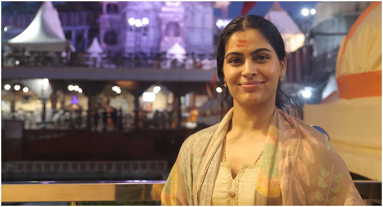 manu bhaker mahakal darshan ujjain bhasma aarti olympic medalist mahakaleshwar temple