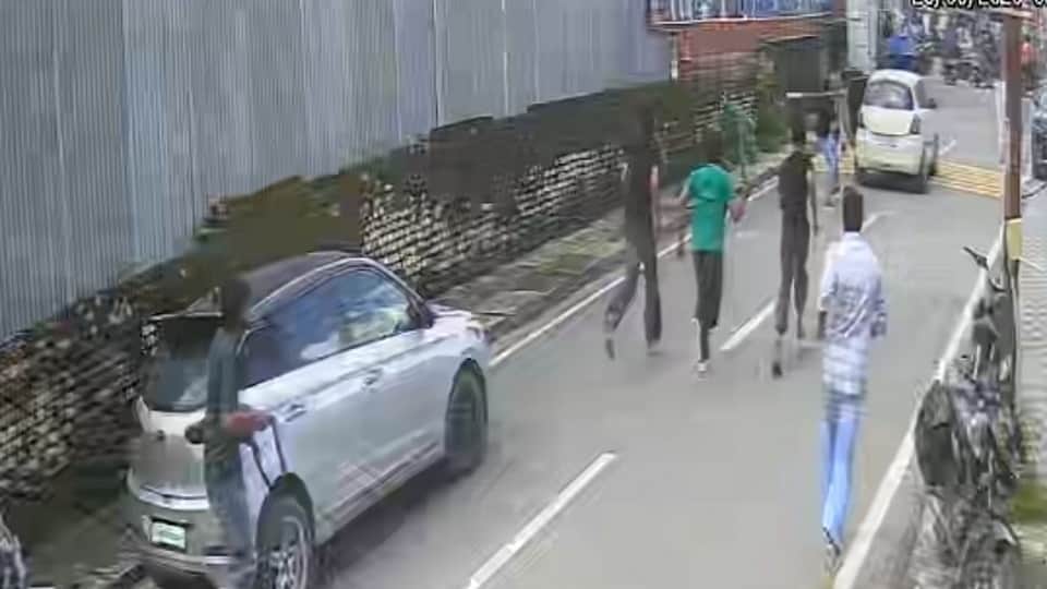 Shooting Incident again in peaceful Dehradun  causing stir car window smashed with club followed by gunfire