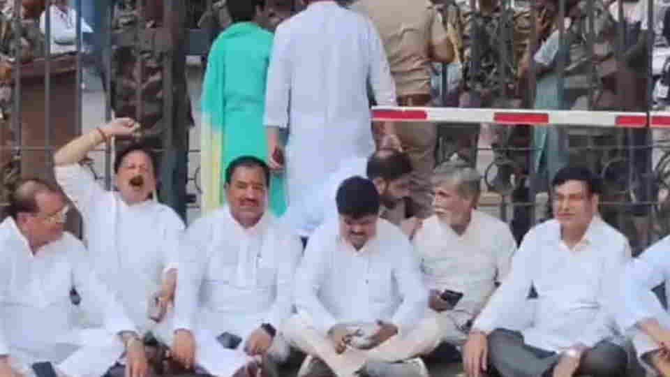 Uttarakhand Congress leaders arrive in Delhi protest against SIR protest outside Election Commission office