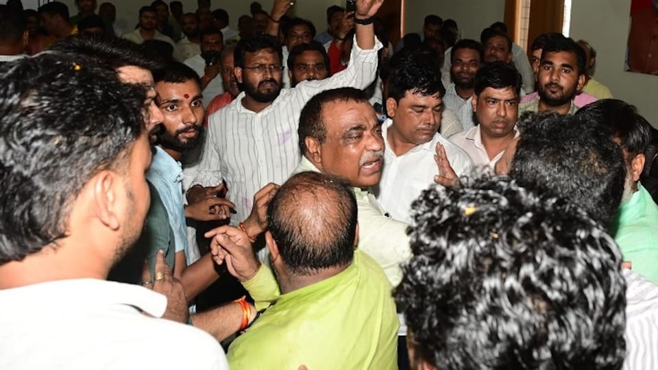 South unit leader and supporters clash Dispute over sitting in a chair in Kanpur