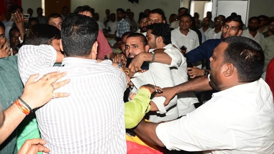 South unit leader and supporters clash Dispute over sitting in a chair in Kanpur