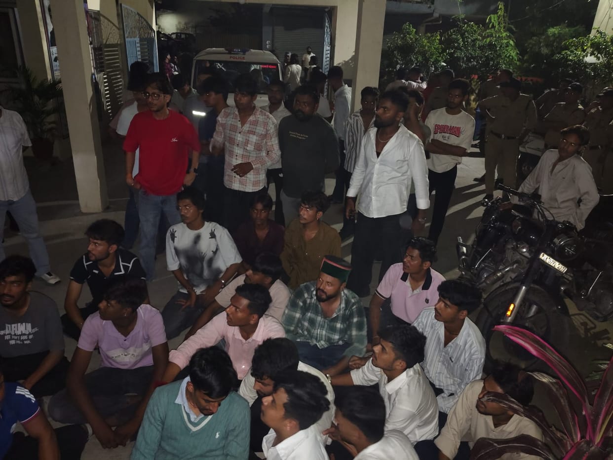 Dehradun Uproar at Patel Nagar police station after detained an ABVP activist during check
