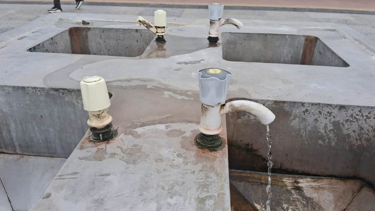 Drinking water issues at Cantt Railway Station as well as at Lohta and Sarnath stations in Varanasi