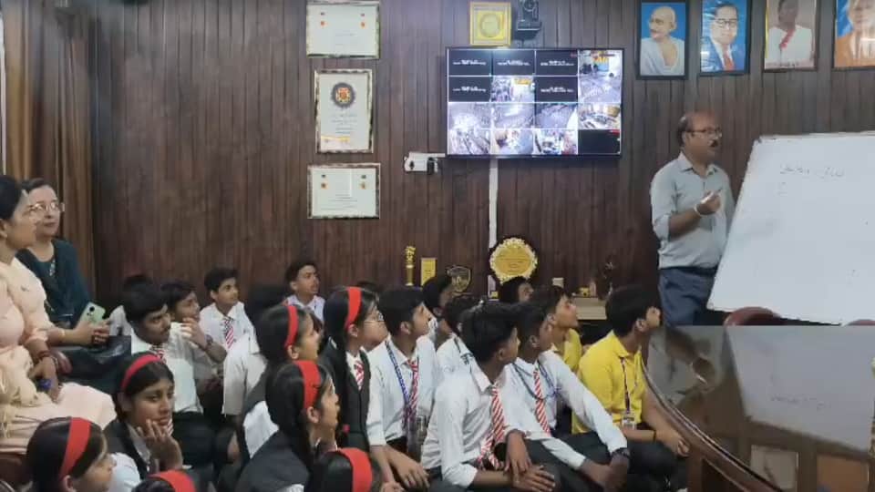 Roorkee Waterlogging Blocks way to School Children Hold Classes at Nagar Nigam Office