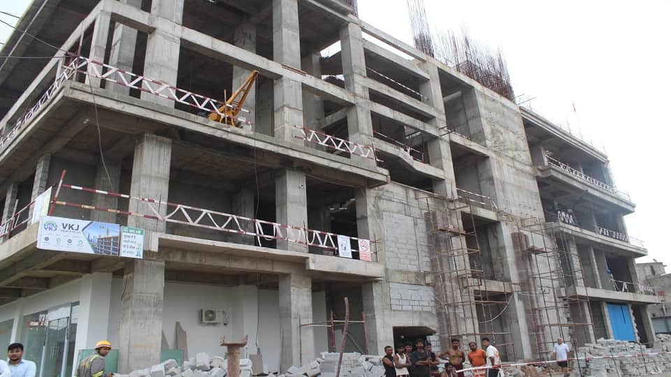 Vrindavan Mall accident Three workers died in accident at under-construction Omaxe Courtyard Mall