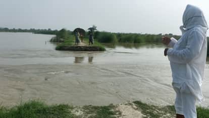 Perilous journey school Children through three feet water attend classes culvert washed away in Mahabal Purva
