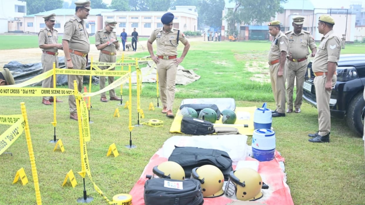 Azamgarh Senior Superintendent of Police inspected parade and took salute at Police Lines