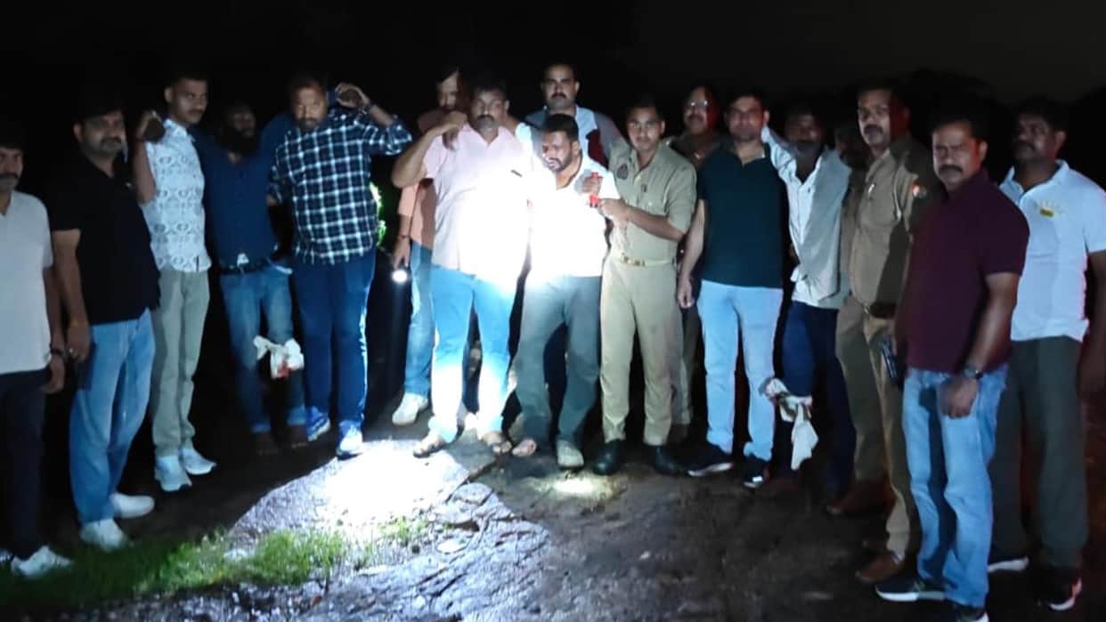 Jhansi: Four accused arrested in an encounter in an attempted murder and robbery case