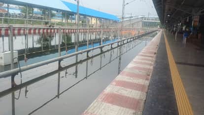 No relief from waterlogging for the second consecutive day in several areas, including Allapur