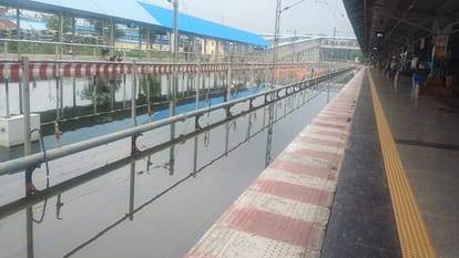 No relief from waterlogging for the second consecutive day in several areas, including Allapur