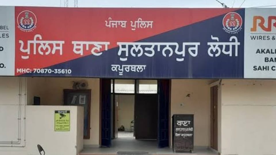 Attempt to run over police with a vehicle in Sultanpur Lodhi SHO narrowly escapes by fleeing