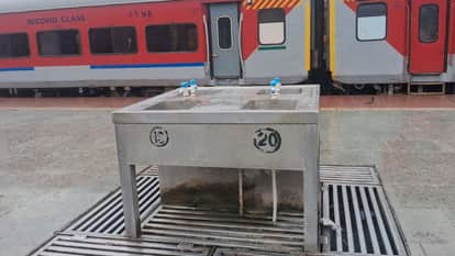 Drinking water issues at Cantt Railway Station as well as at Lohta and Sarnath stations in Varanasi