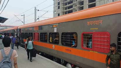 अमृत भारत एक्सप्रेस।
