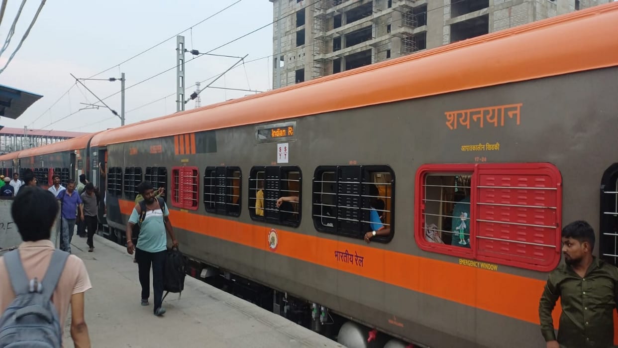 NCs first Amrit Bharat departs from Prayagraj Junction; chain-pulling occurs on the very first day.