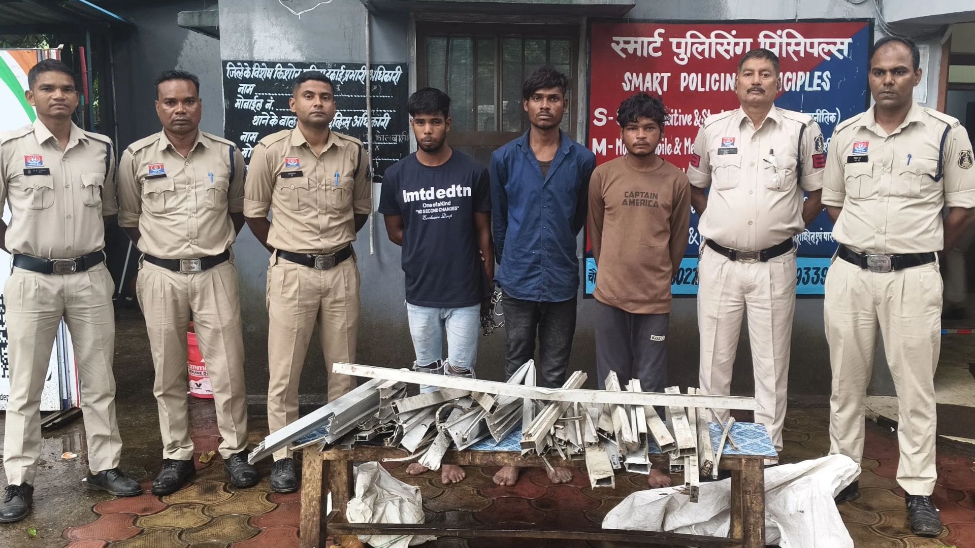 चोरी के दो मामलों में तीन आरोपी पकड़े गए