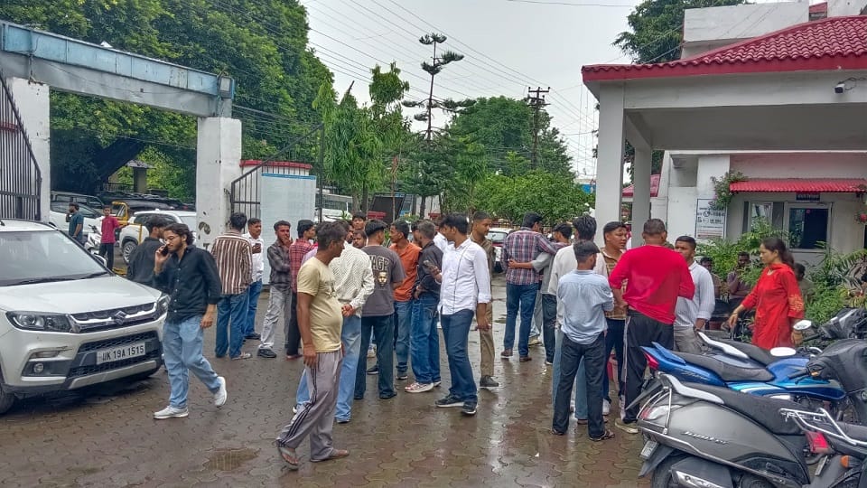 हल्द्वानी एमबीपीजी कॉलेज में चुनावी बवाल