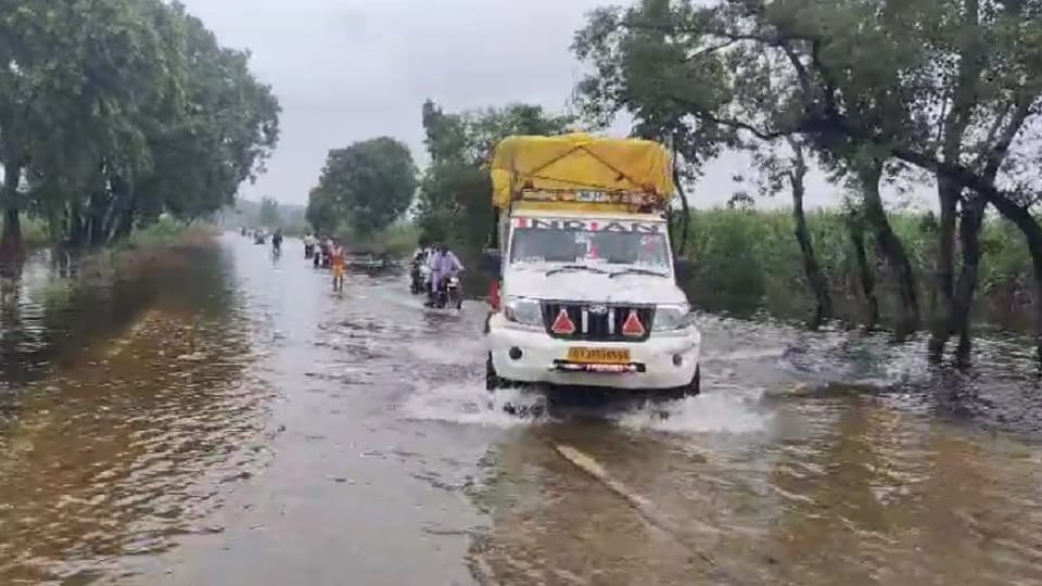 Villagers in the Garhmukteshwar area of Hapur distressed by floodwaters