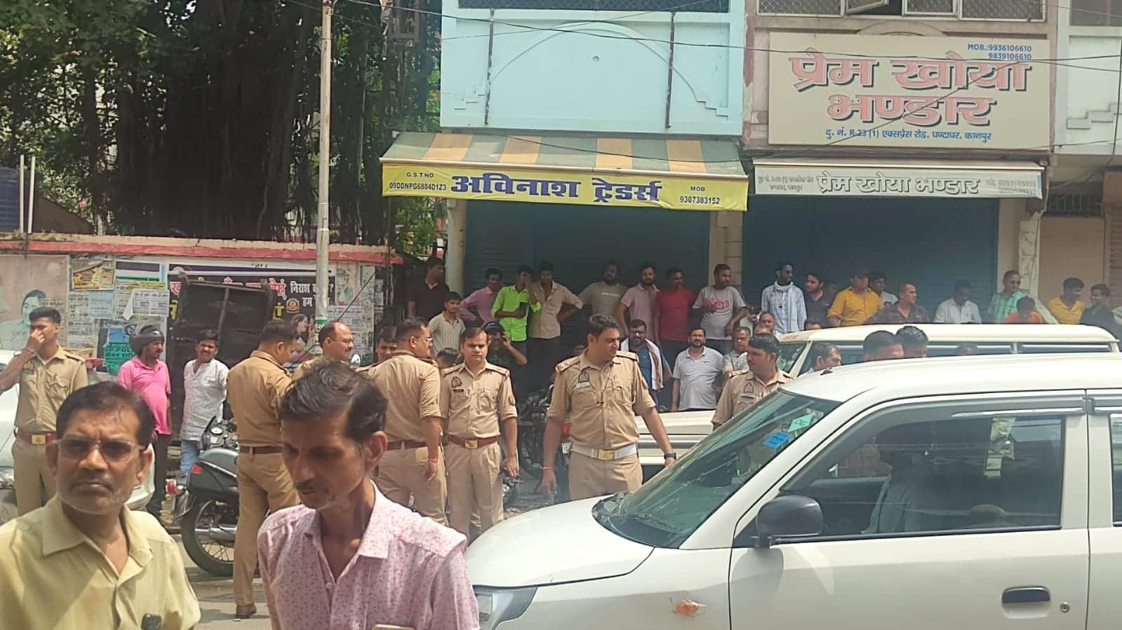 घंटाघर एक्सप्रेस रोड पर फूड विभाग का छापा