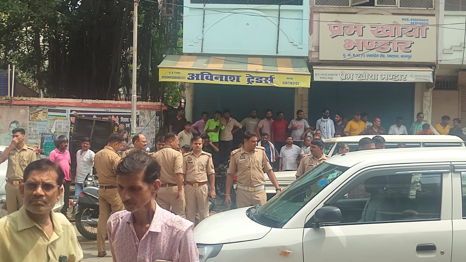 घंटाघर एक्सप्रेस रोड पर फूड विभाग का छापा