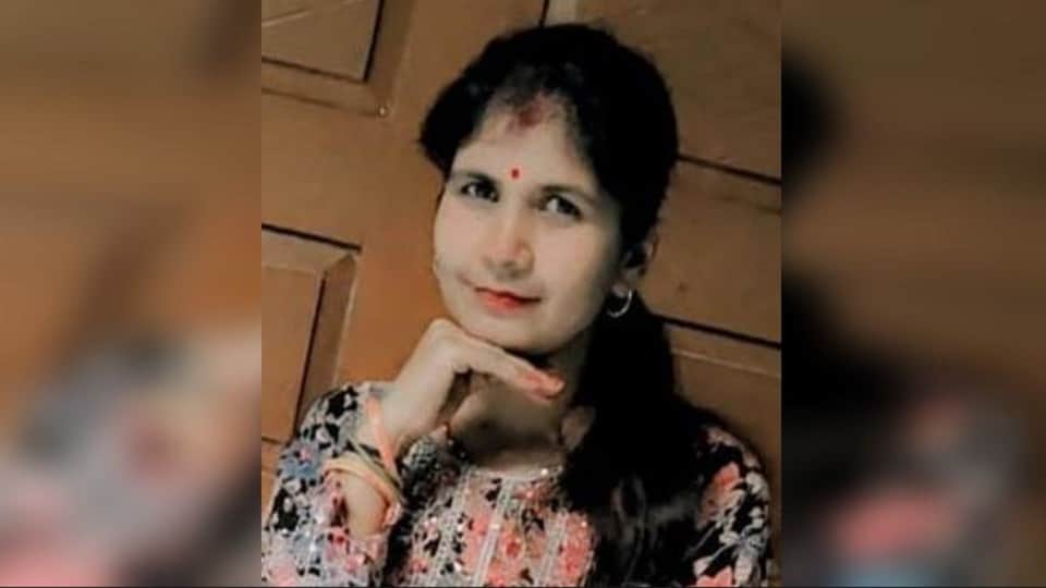Woman jumps off bike after seeing dog on road dies in hospital