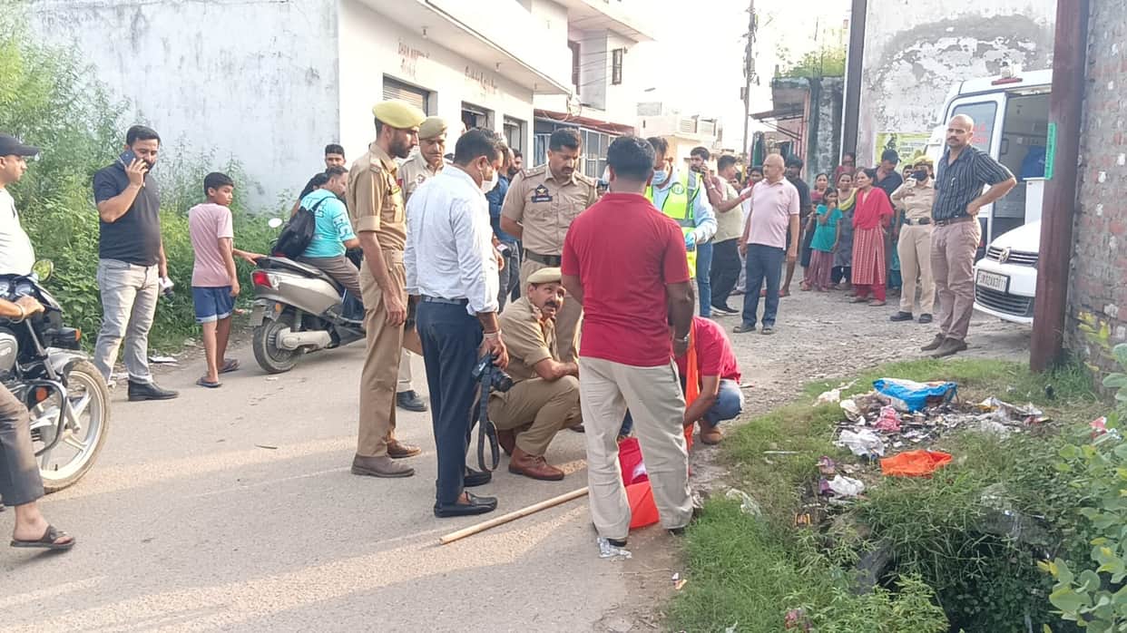 Body of newborn found in garbage at Dhauliya, Bari Brahmana.