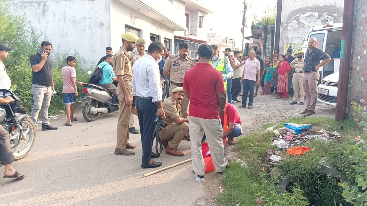 Body of newborn found in garbage at Dhauliya, Bari Brahmana.