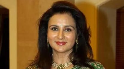 Poonam Dhillon admitted to Lilavati Hospital diagnosed with Dengue padmini kolhapure share health update