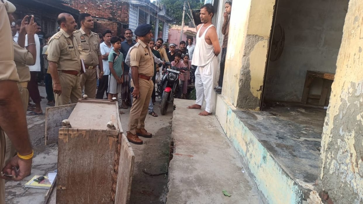 Two groups clashed due to an old rivalry panic spread in the village in Bareilly