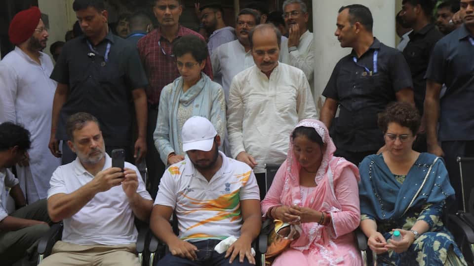 Rahul Gandhi is using students issues as a political tool from Parliament to the police station delhi