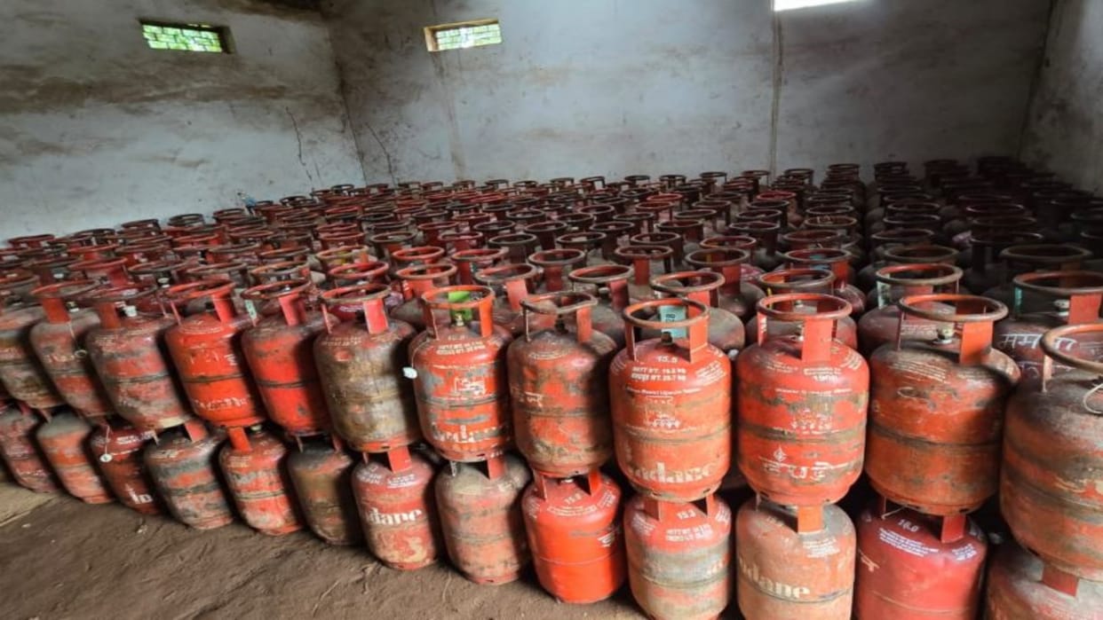 GPM News: Food Department Raids Gas Agency After Complaints, Seizes 471 Cylinders; Records Show Irregularities