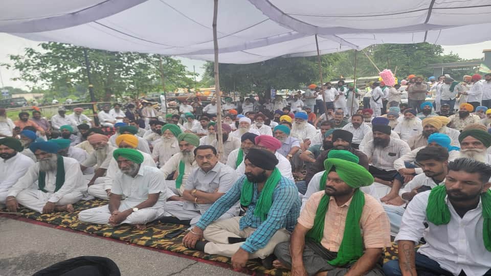 Farmers protest continues for the second day at Rudrapur Collectorate