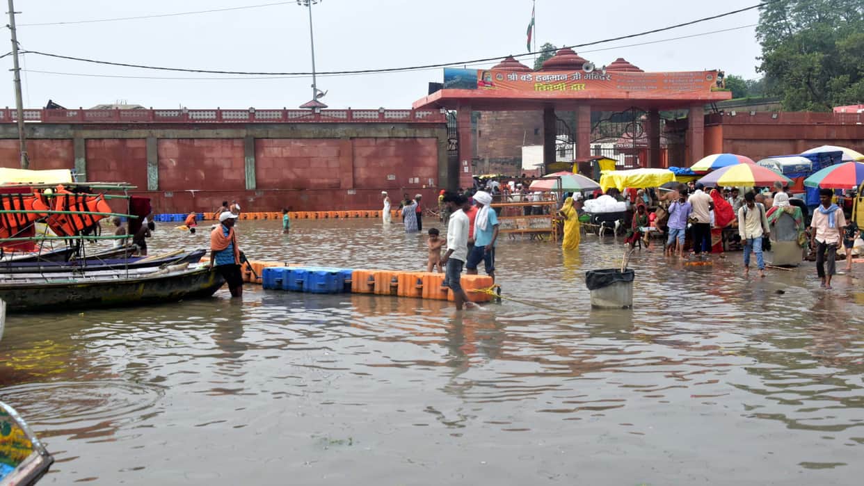 Flood situation in Prayagraj: Rise of Ganga and Yamuna begins to slow; water level drops by 12 cm in four hour