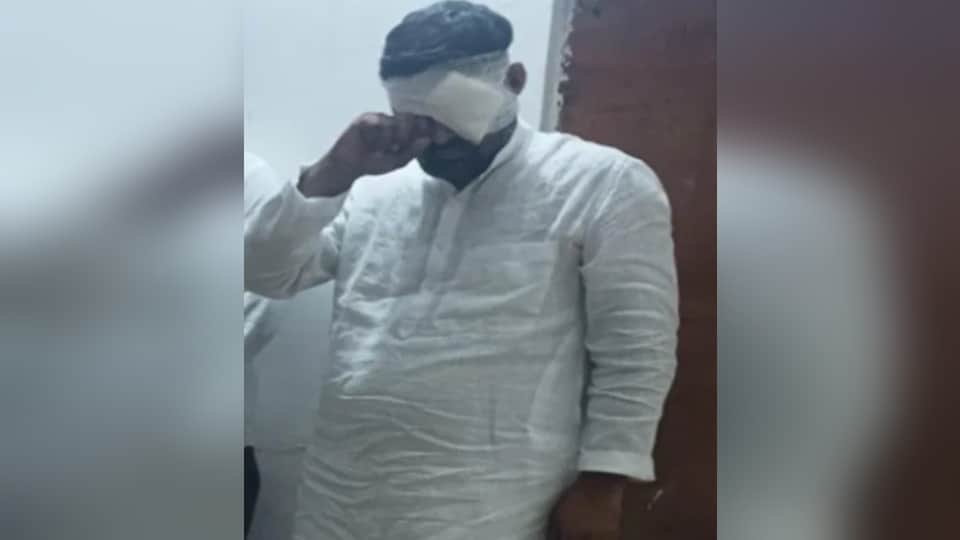 inspector someone dance to song movie Khalnayak and later concocted story about falling off scooter meerut ssp