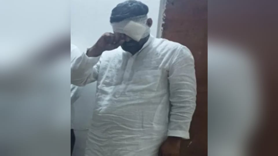 inspector someone dance to song movie Khalnayak and later concocted story about falling off scooter meerut ssp