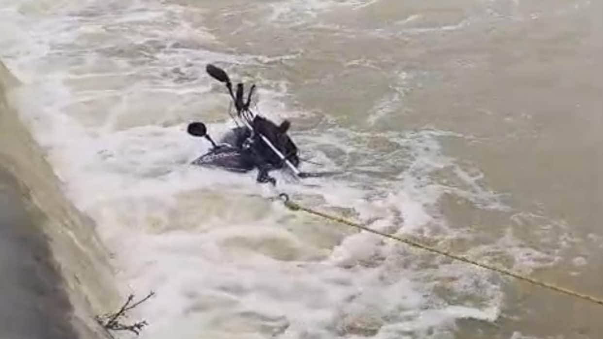 MP three Bike Riders Swept Away in Overflowing Drain in satna nagod two Swim to Safety one Missing