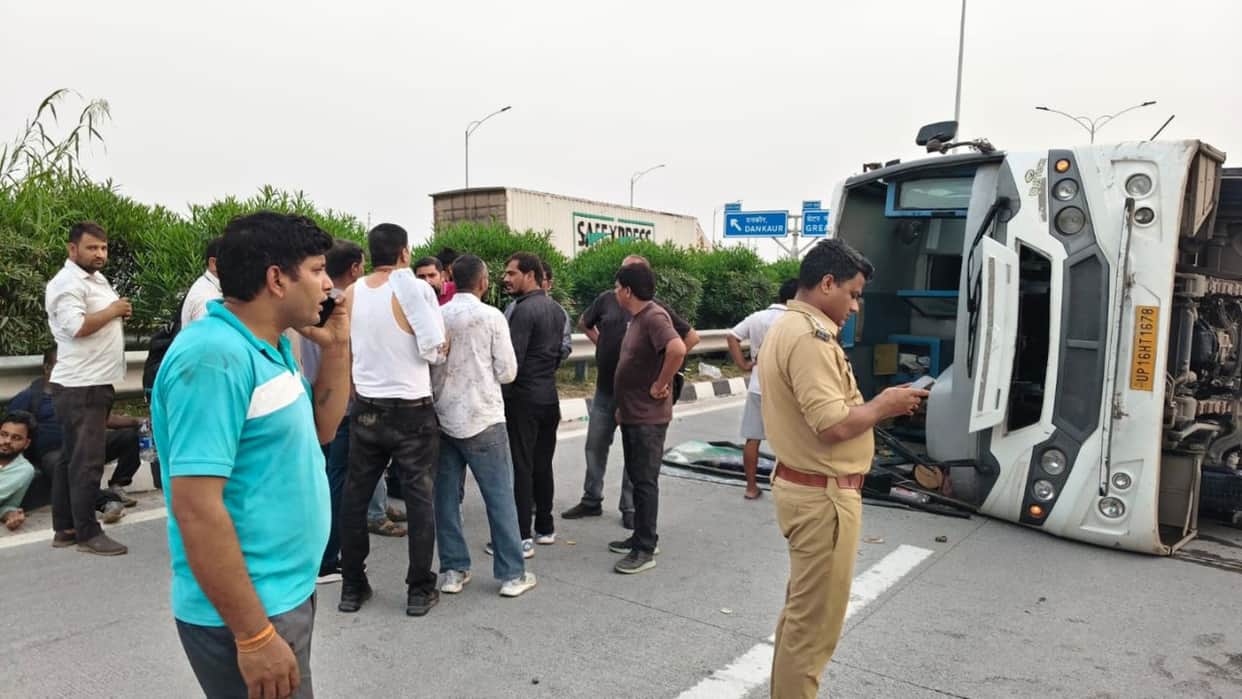 Several injured after bus carrying employees overturns on Greater Noida expressway