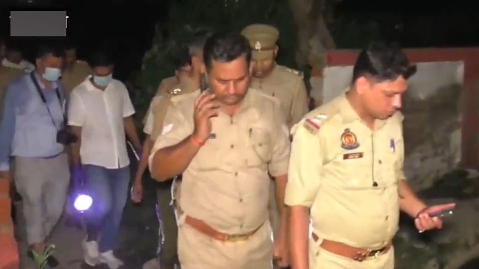 Man murders friend chops body into five pieces stuffs them into sack and dumps it in a manure pit in varanasi