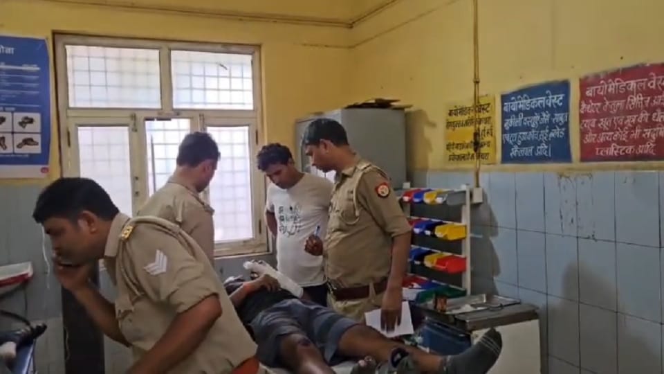 Five Kanwariyas injured after being hit by an unidentified vehicle