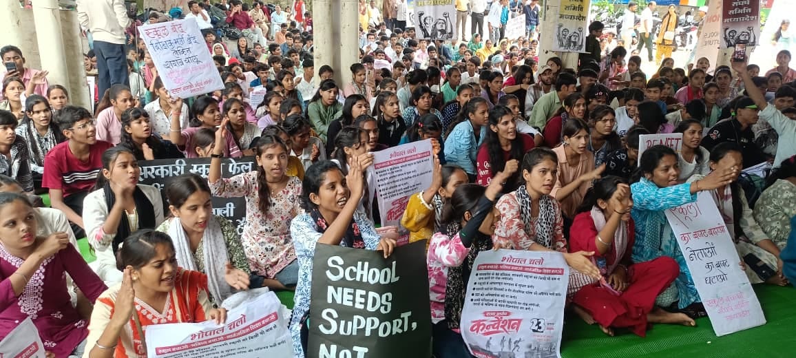 Bhopal: Students, teachers, and parents from 36 districts arrive in Bhopal to save government schools in MP; p