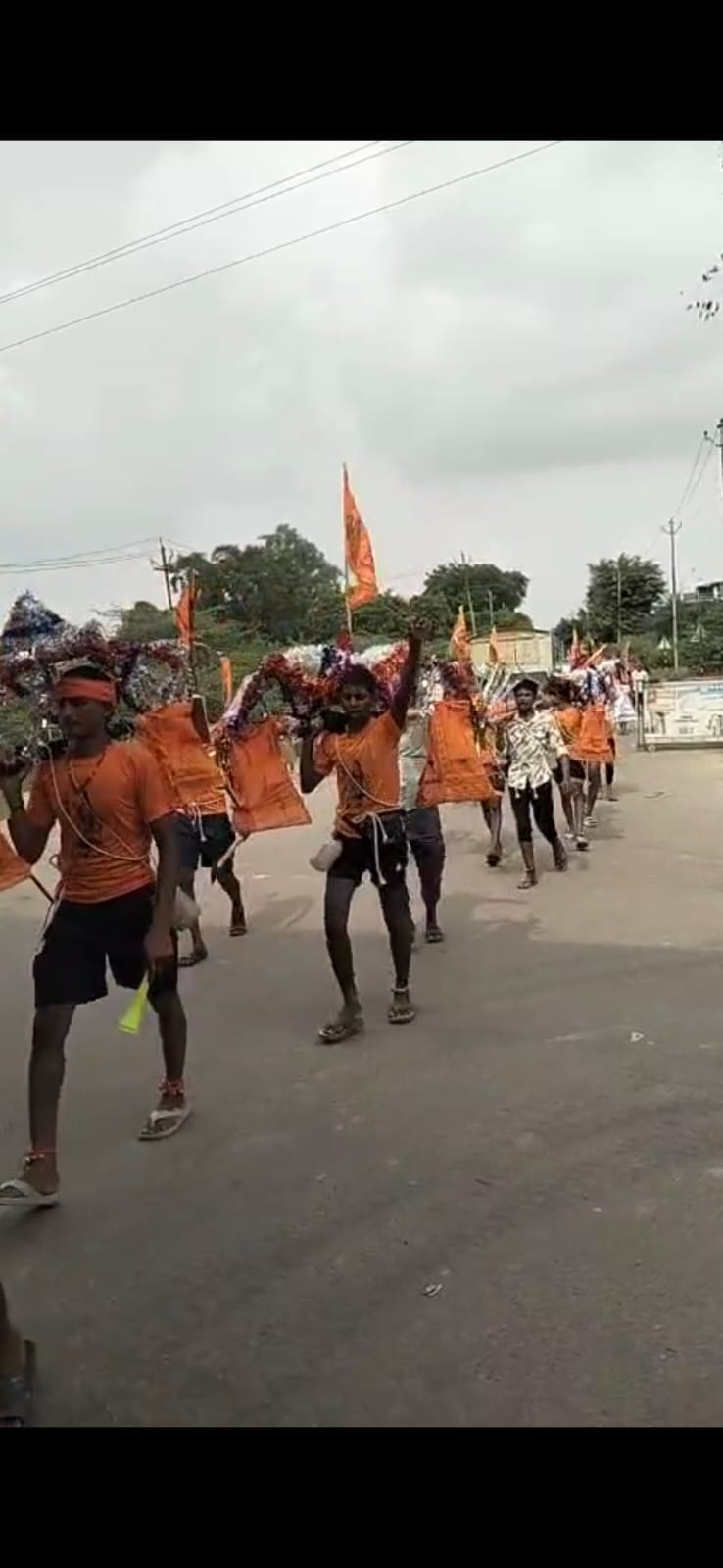 Kanwariyas Set Out From Bithoor for Shiv Temple in Rasulabad on Sawan Monday