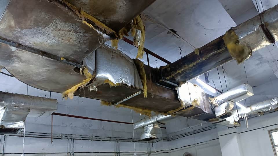 90 crore building at SN Medical College dilapidated within 10 years in Agra