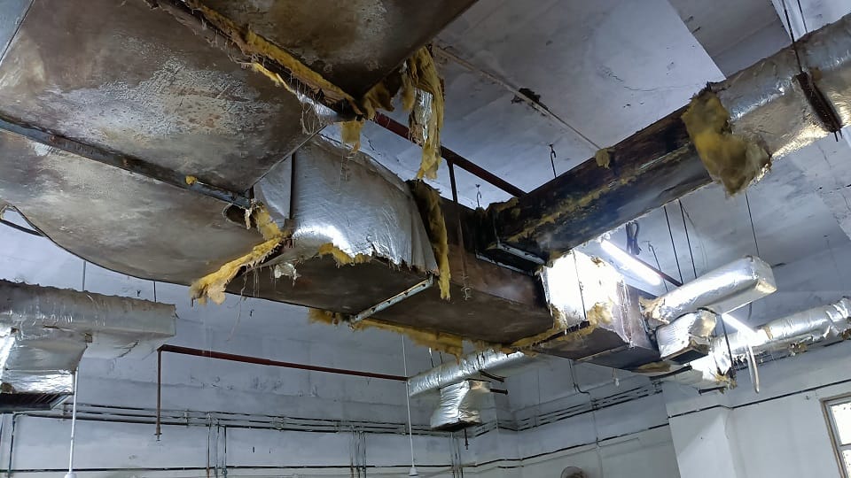 90 crore building at SN Medical College dilapidated within 10 years in Agra